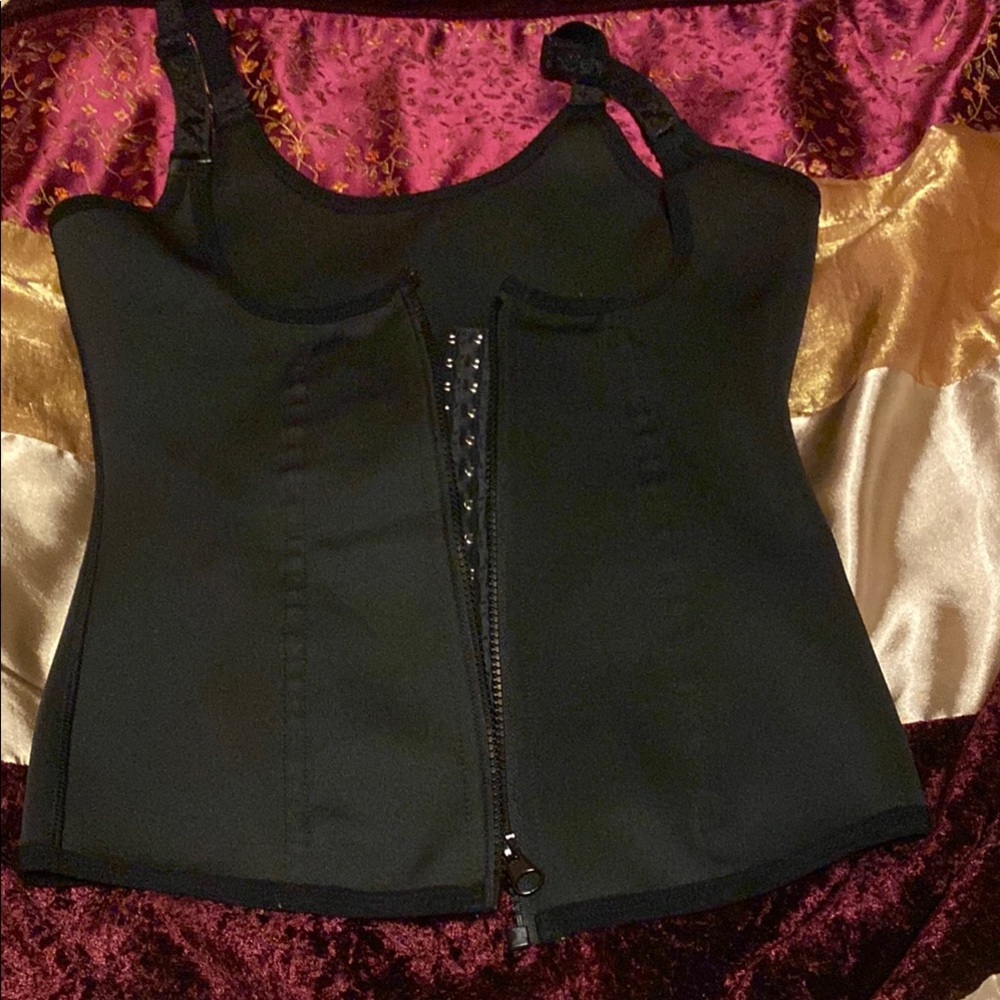 Black Bustier Shape wear Corset with front 3 way hook/eyes & zipper. Size Large